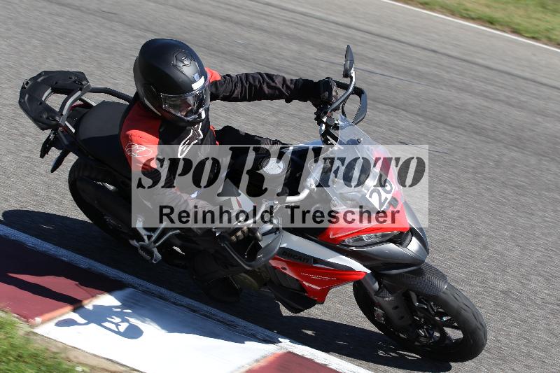 /Archiv-2025/48 25.08.2025 Cornu Master School ADR/blau-bleu/26